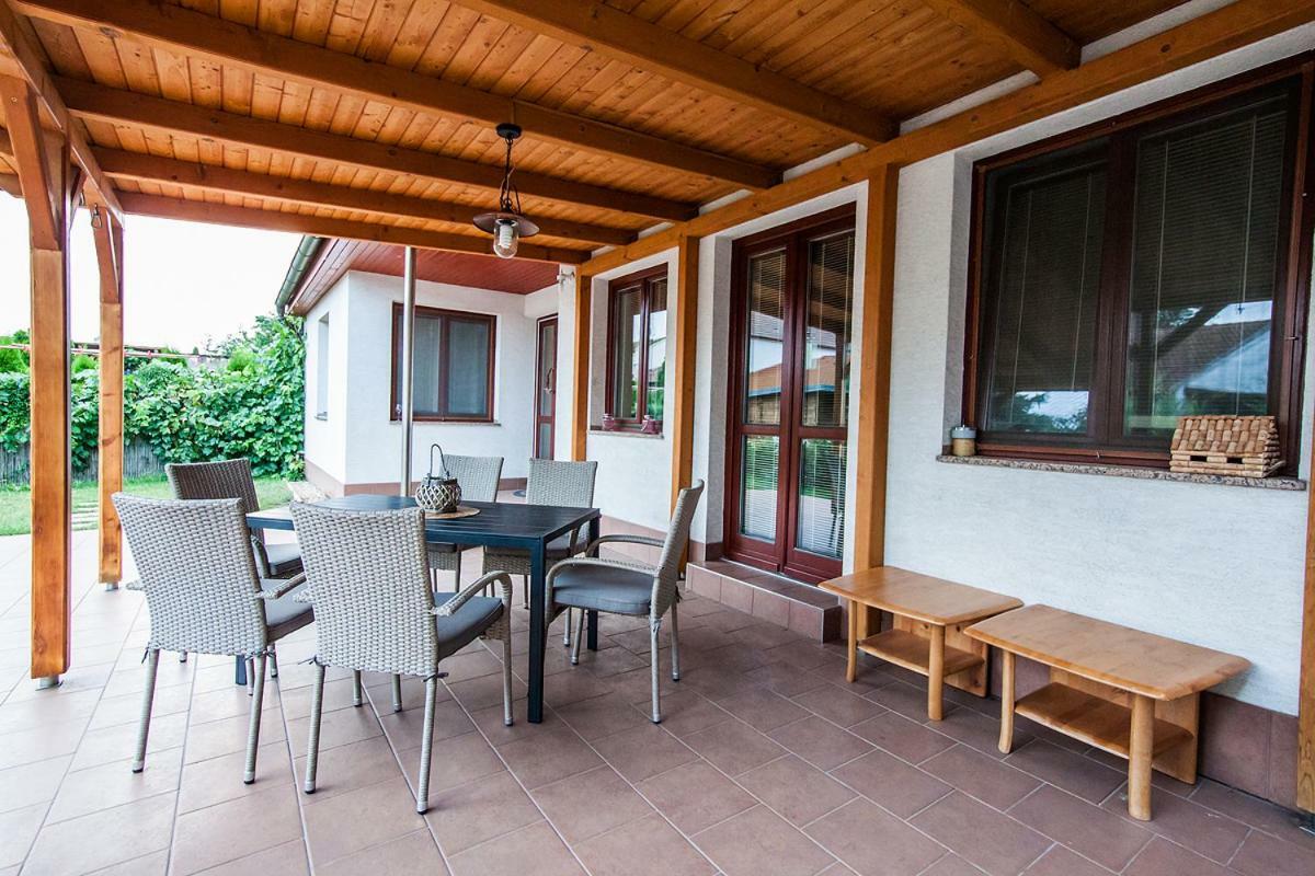 Appartamento Bílé domky Lednice Esterno foto
